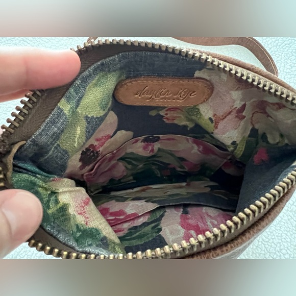 Genuine Leather Crossbody Foldover satchel. Daylin Skye Designs. - Picture 2 of 6